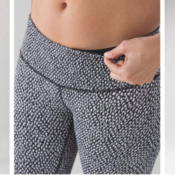 Lululemon Wunder Under Crop III Scatter Star Print - Picture 5 of 7